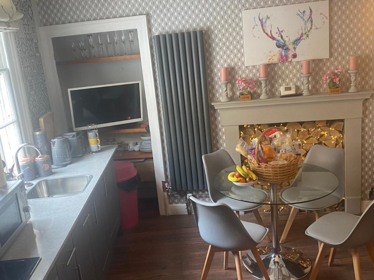 Georgian City Apartment At Thomas Street Double Bedroom And Two Single Trundle Beds Bath Dış mekan fotoğraf